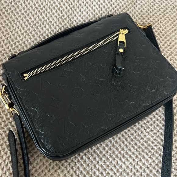 Auth Louis Vuitton Monogram Empreinte Black Leather Pochette Metis Crossbody - Picture 7 of 17